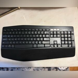 Logitech MK850 Wireless Keyboard